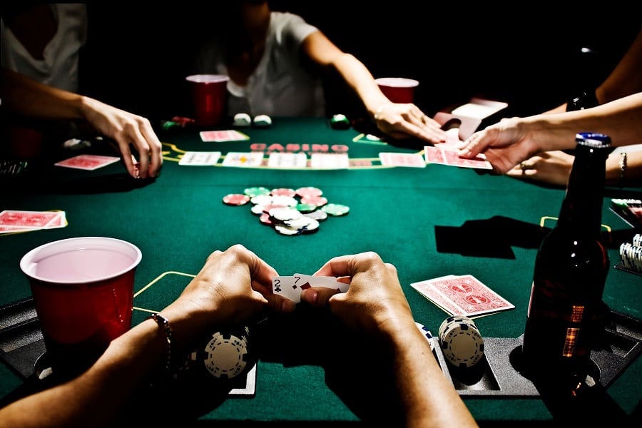 Một vài điều bạn cần biết để có nhiều cách đánh bại đối thủ trong Poker