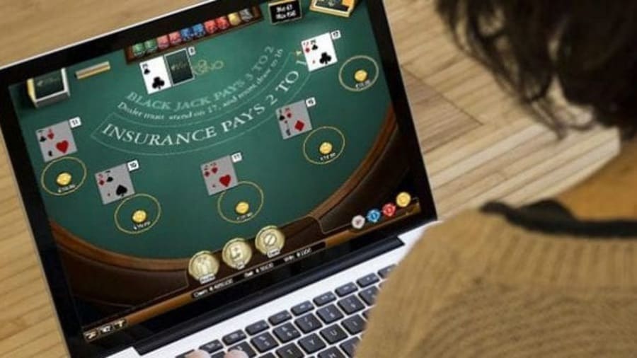 Chơi bằng tiền ảo lại đổi được tiền thật với game Blackjack